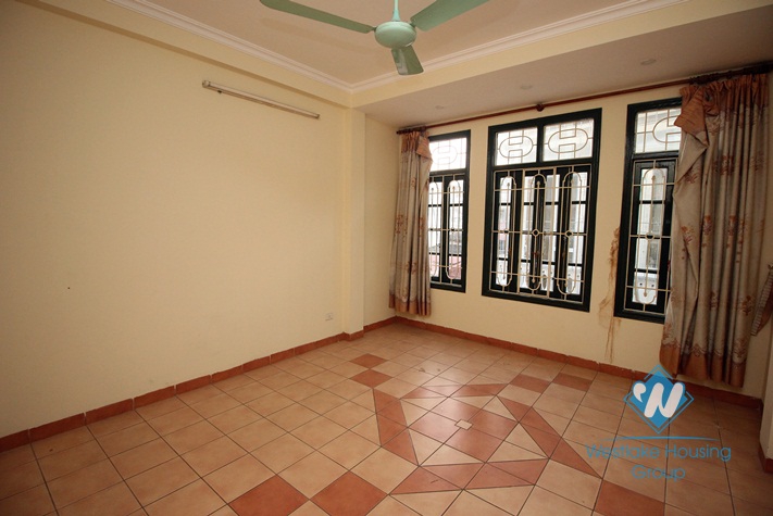 Unfurnished house for lease in Doi Can, Ba Dinh, Ha noi
